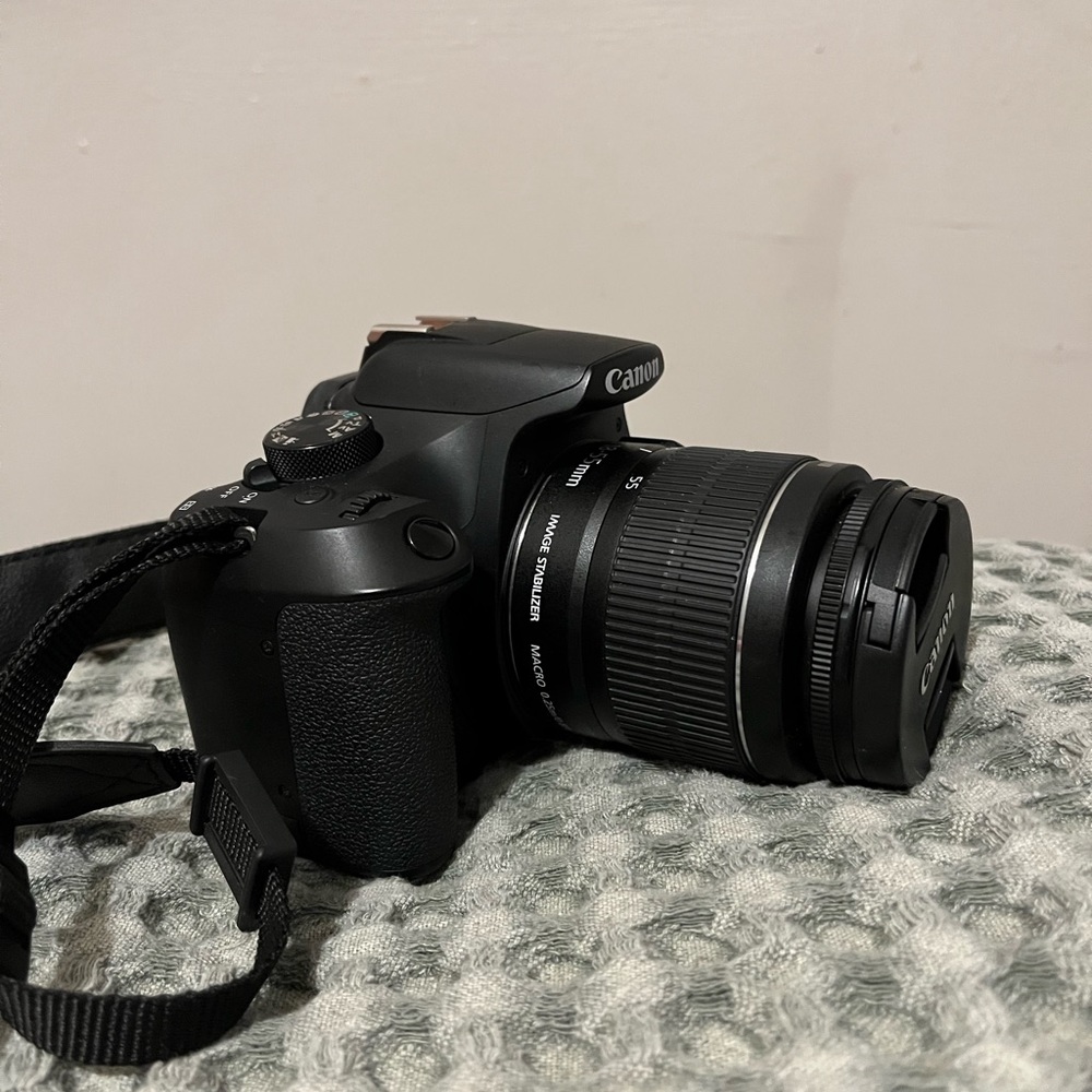 Canon EOS Rebel T6 Camera w/ 75-300mm lense